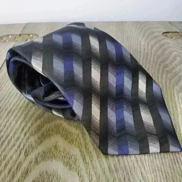 Van Heusen Blue, black and grey 100% silk tie - Picture 2 of 6